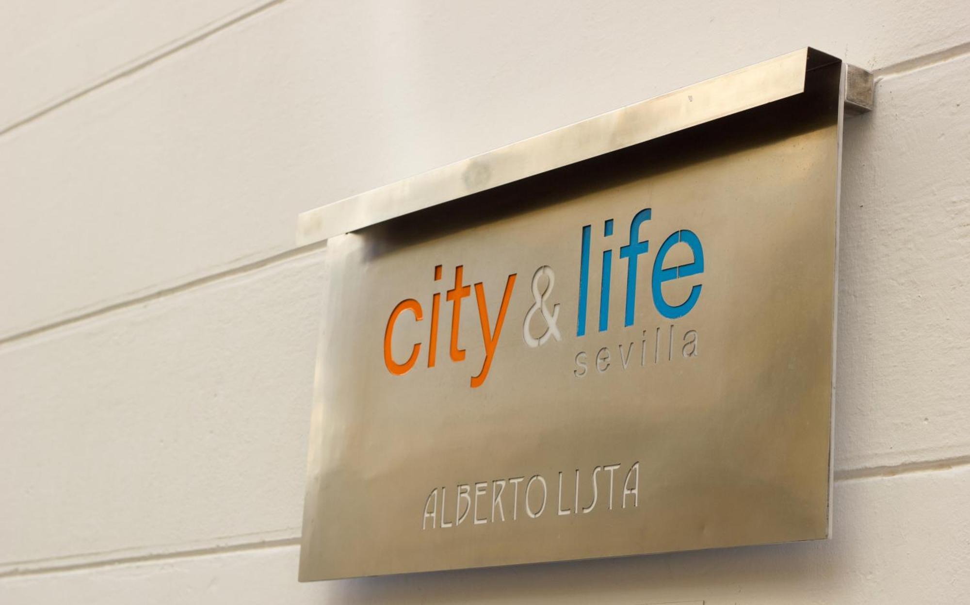 Life Apartments Alberto Lista Sevilla Eksteriør bilde