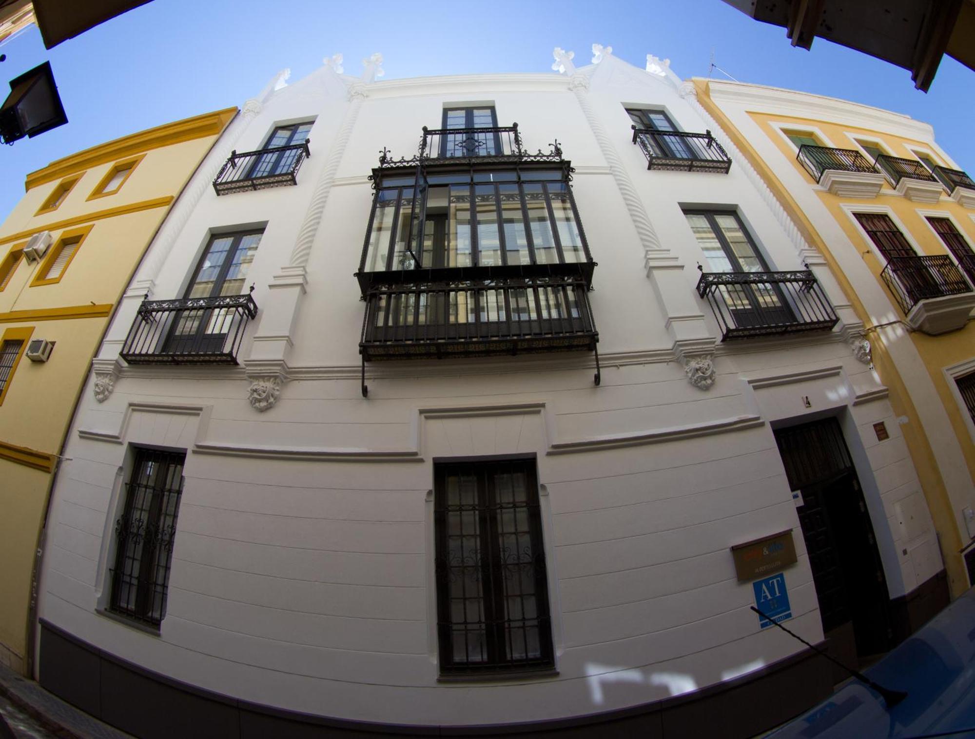 Life Apartments Alberto Lista Sevilla Eksteriør bilde