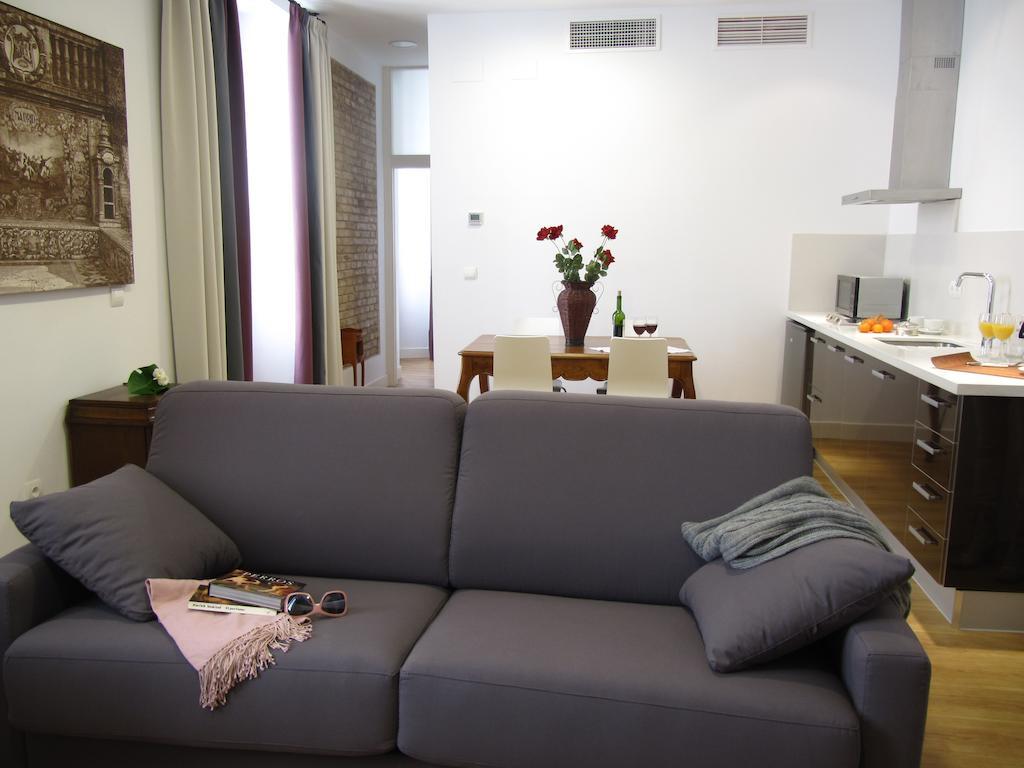 Life Apartments Alberto Lista Sevilla Eksteriør bilde